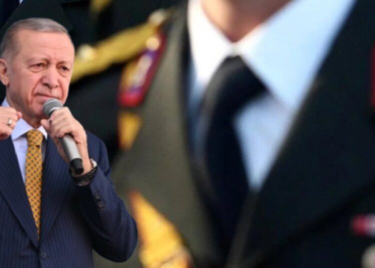 Cumhurbaşkanı’na subayları ihraç yetkisi torbadan çıkarıldı