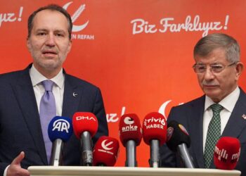 Fatih Erbakan: Cumhurbaşkanının bir kez daha seçilmesini sağlayacak anayasaya karşı olacağız
