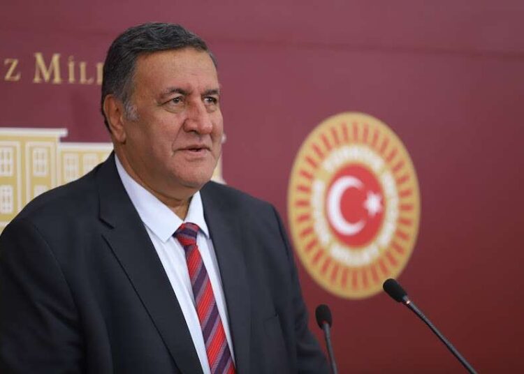 CHP'li Gürer: Vatandaş borç batağında, icralık dosya 23 milyona dayandı 1 CHP’li Gürer: Vatandaş borç batağında, icralık dosya 23 milyona dayandı