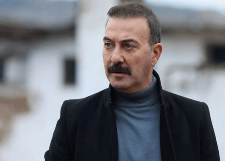 Oyuncu Hakan Yılmaz, babasının vefatını sosyal medyadan öğrenmiş