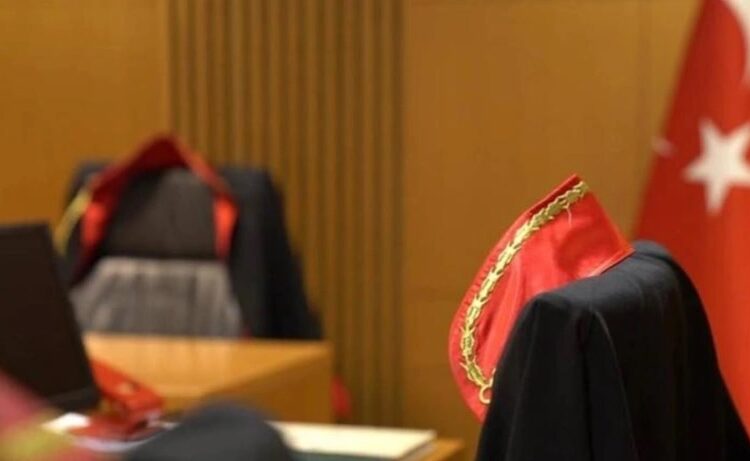 Hakimle basılan savcı bu kez sahte senetten sürgün yedi 1 Hakimle basılan savcı bu kez sahte senetten sürgün yedi