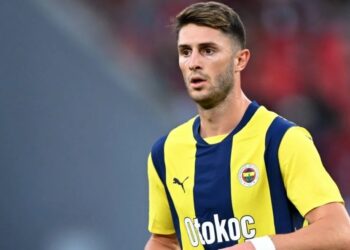 Fenerbahçe milli futbolcunun sözleşmesini uzattı