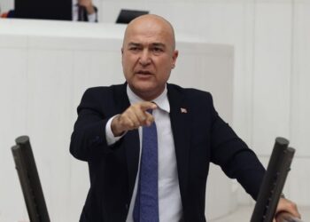 CHP’li Murat Bakan’dan Yerlikaya’ya: Kimlere çakar izni verdiniz?