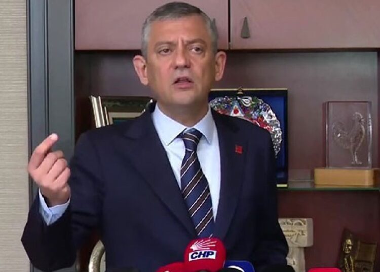 Özgür Özel’den ‘diploma’ ve ‘Özgür Çelik’ çıkışı: ‘Akın’a talimat vermişler…’