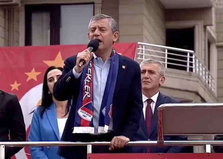 Özgür Özel’den yargıya ‘Aziz İhsan Aktaş’ eleştirisi: İhaleleri almış ama ‘2019 sonrası lazım’ diyorlar 1 Özgür Özel’den yargıya ‘Aziz İhsan Aktaş’ eleştirisi: İhaleleri almış ama ‘2019 sonrası lazım’ diyorlar