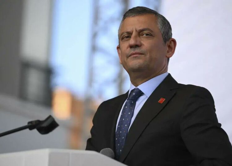 PKK'nın fesih kararının ardından Özel'den açıklama: "Tüm sorunların çözümü hukuk devleti, adalet ve demokrasiden geçer" 1 PKK’nın fesih kararının ardından Özel’den açıklama: “Tüm sorunların çözümü hukuk devleti, adalet ve demokrasiden geçer”