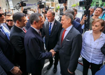 TÜSİAD'ı ziyaret eden Özgür Özel: Bundan sonra Türkiye'nin önünde yeni bir iktidar, yeni bir dönem var 9 TÜSİAD’ı ziyaret eden Özgür Özel: Bundan sonra Türkiye’nin önünde yeni bir iktidar, yeni bir dönem var