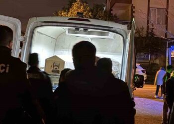 50 yaşındaki erkek, 21 yaşındaki komşusunu öldürüp intihar etti