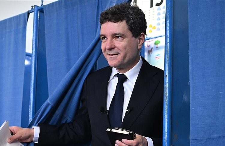 Romanya cumhurbaşkanlığı seçimlerini Nicusor Dan kazandı