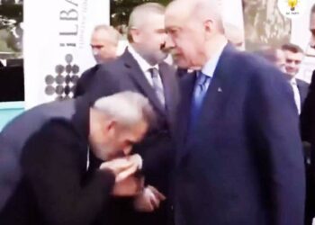Yavuz Bingöl, Erdoğan’ın elini öptü