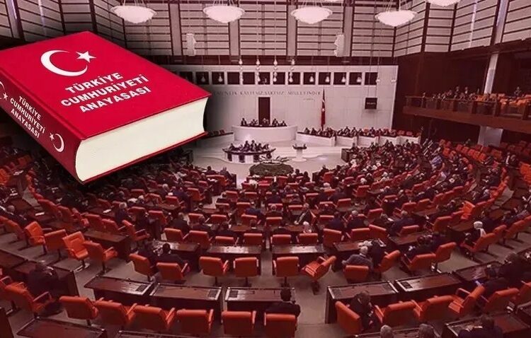 Kemal Albayrak yazdı I Gündem anayasa mı?