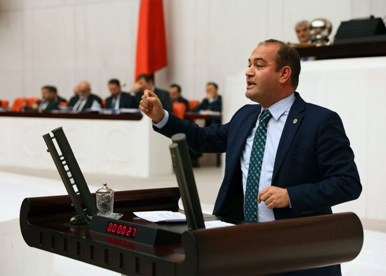 CHP’li Karabat’tan uyarı: “Türkiye döviz krizine sürükleniyor” 1 CHP’li Karabat’tan uyarı: “Türkiye döviz krizine sürükleniyor”