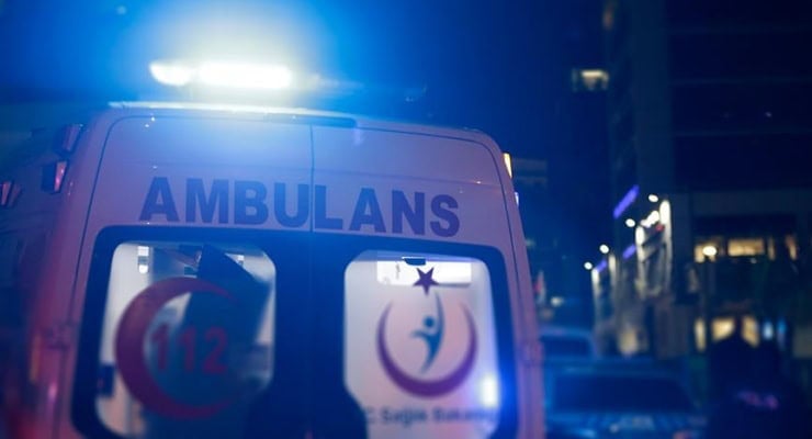 Bodrum'da ambulansa yol vermeyen sürücüye şaka gibi ceza kesildi 1 Bodrum’da ambulansa yol vermeyen sürücüye şaka gibi ceza kesildi