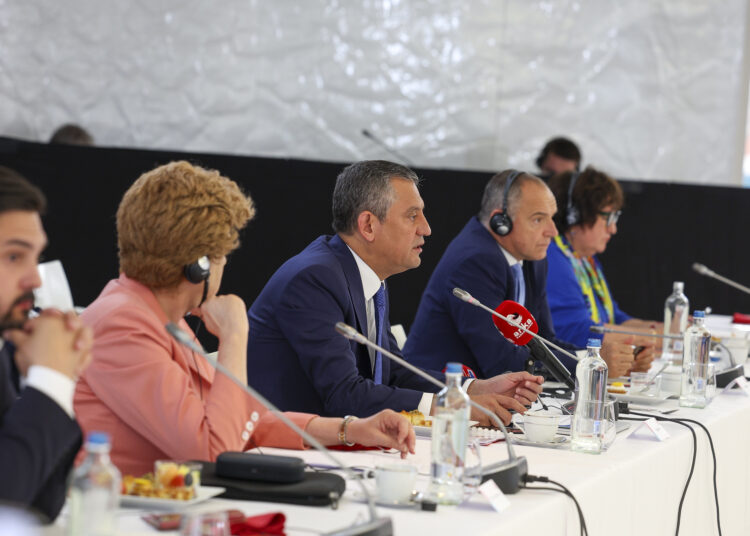 Özgür Özel, Brüksel’de konuştu: Türkiye, Erdoğan iktidarından ibaret değildir