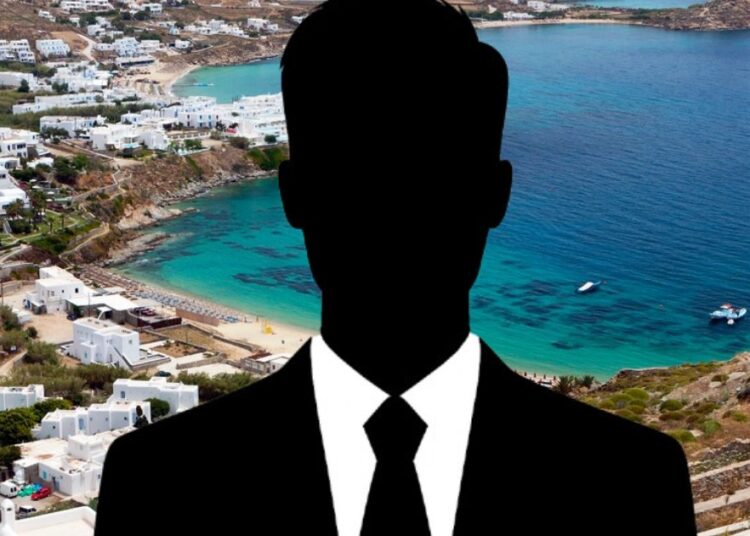 Yunanistan'da eşini döverek ülkeyi karıştıran Türk iş insanı açığa çıktı 1 Yunanistan’da eşini döverek ülkeyi karıştıran Türk iş insanı açığa çıktı