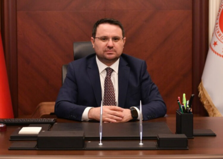 CHP’li Murat Emir, Akın Gürlek’e ilişkin yat iddiasının videosunu paylaştı 1 CHP’li Murat Emir, Akın Gürlek’e ilişkin yat iddiasının videosunu paylaştı