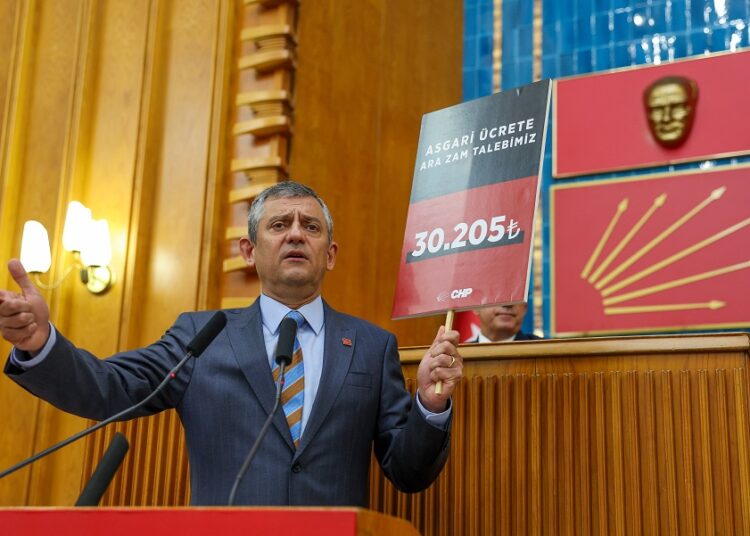 Asgari ücretliye ara zam talep eden Özel rakam verdi: 30 bin lira olmalı