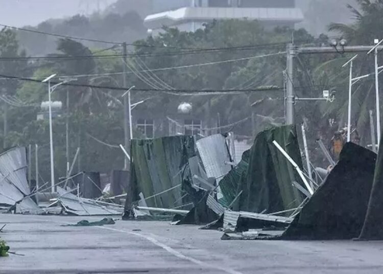 Şiddetli fırtına nedeniyle Çin’de on binlerce kişi tahliye edildi