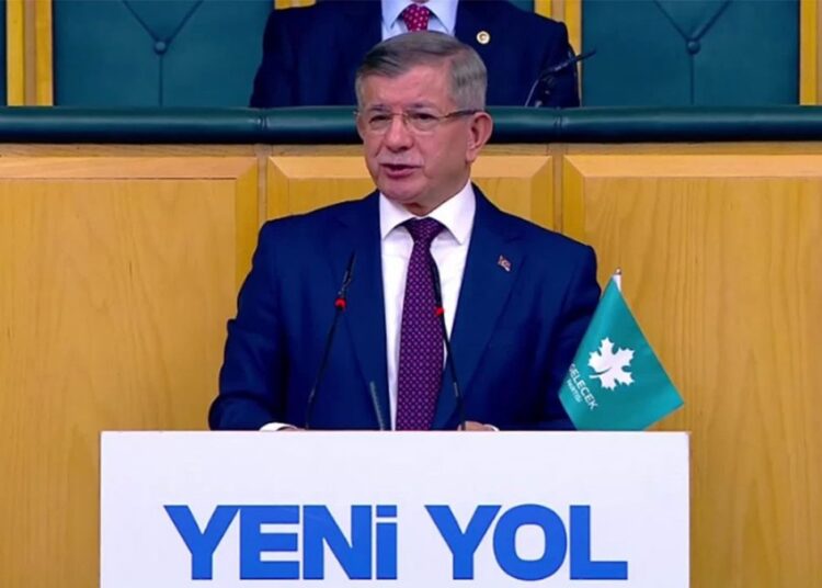 Davutoğlu: Yeter ki Gazze’ye gidecek yolu açın, şehit düşeceksek onlarla şehit düşelim 1 Davutoğlu: Yeter ki Gazze’ye gidecek yolu açın, şehit düşeceksek onlarla şehit düşelim
