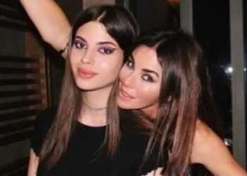 Defne Samyeli ve kızı ‘Gümrükte bekleyen kargonuz var’ denilerek dolandırıldı