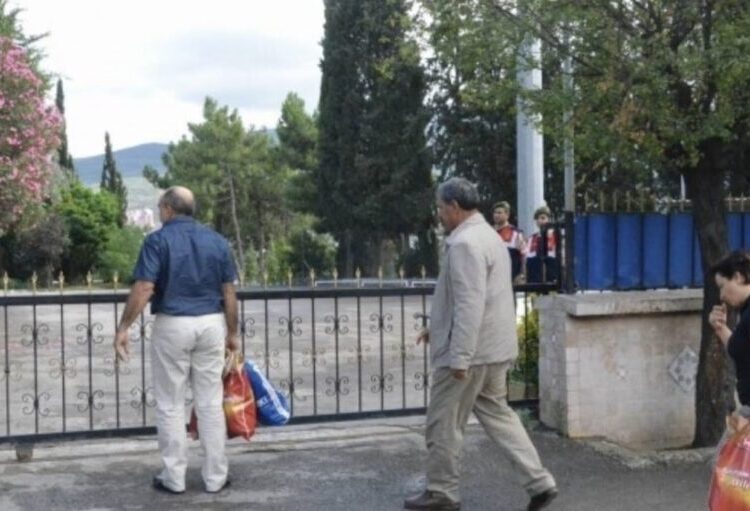 Öcalan 26 yıl sonra yeğenleriyle bayramlaştı 1 Öcalan 26 yıl sonra yeğenleriyle bayramlaştı