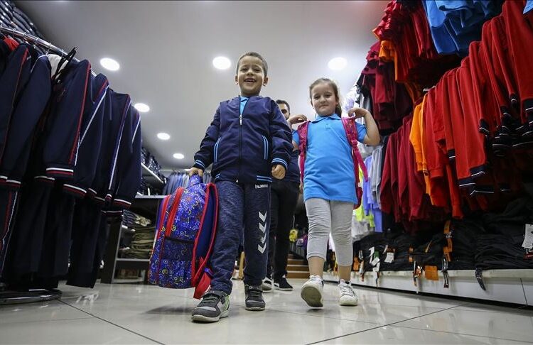 Yeni eğitim öğretim döneminde okullarda forma zorunluluğu geri geliyor