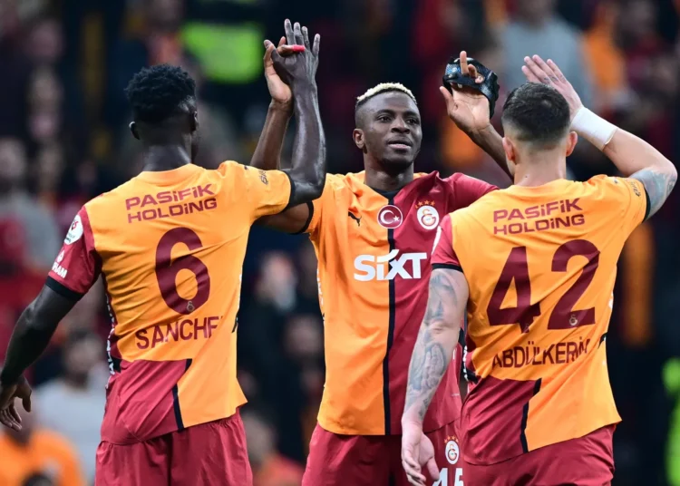 Osimhen transferinde pazarlık sürüyor: Galatasaray'ın son teklifi reddedildi 1 Osimhen transferinde pazarlık sürüyor: Galatasaray’ın son teklifi reddedildi