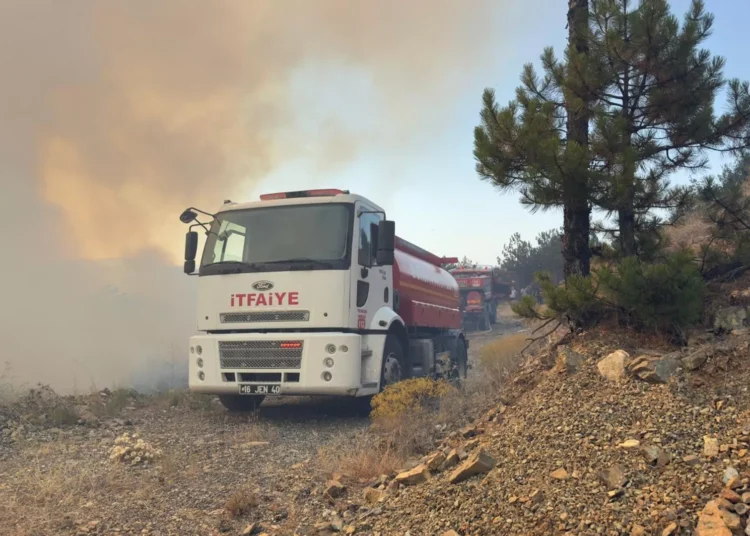 Bursa’da yangına müdahale eden itfaiye eri kalp krizi sonucu hayatını kaybetti