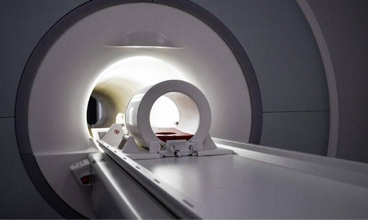 MR odasına metal kolyeyle giren hasta hayatını kaybetti