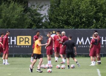 Galatasaray'da sakat futbolcularla ilgili açıklama: Icardi'nin kilosu düşüyor 4 Galatasaray’da sakat futbolcularla ilgili açıklama: Icardi’nin kilosu düşüyor