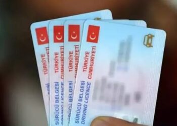 Eski tip ehliyetleri yenileme süresi uzatıldı