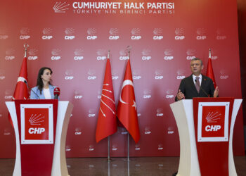 DEM Parti heyeti, CHP’yi ziyaret etti