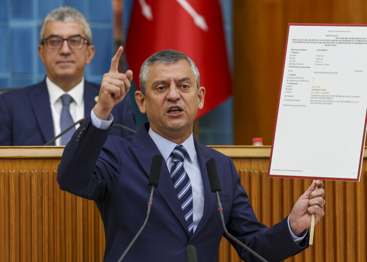 Özel'den Karalar'ın tutuklanmasına tepki: Bu zulümler devam edecek ama sonları da gelecek 1 Özel’den Karalar’ın tutuklanmasına tepki: Bu zulümler devam edecek ama sonları da gelecek
