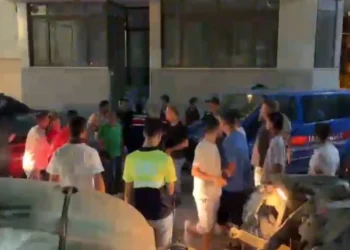 Yangın yerinde ‘hırsızlık’ iddiası: Tekme tokat dövüldü, linçten jandarma kurtardı