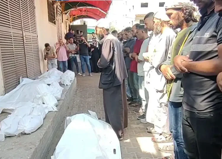 İsrail'in saldırdığı Gazze'de can kaybı 64 bin 656’ya ulaştı 1 İsrail, Gazze’de hastane önünde sıra bekleyen 10 çocuğu öldürdü