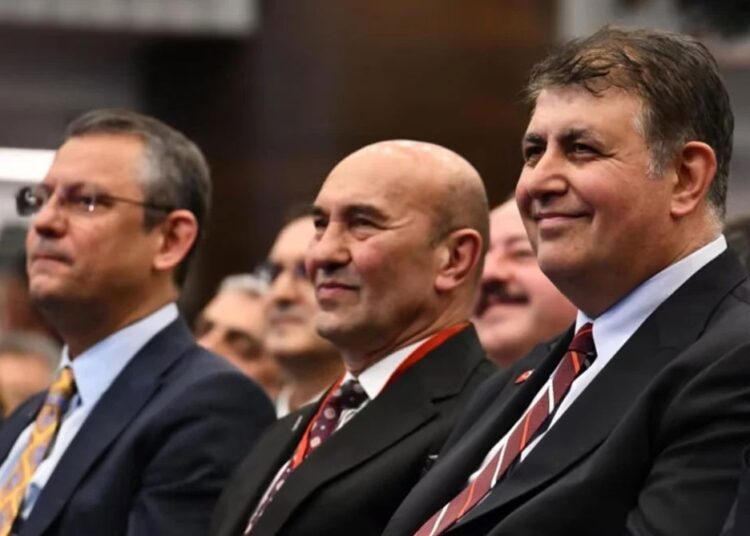 İzmir Büyükşehir Belediye Başkanı Tugay, ‘ihbar’ iddialarını yalanladı
