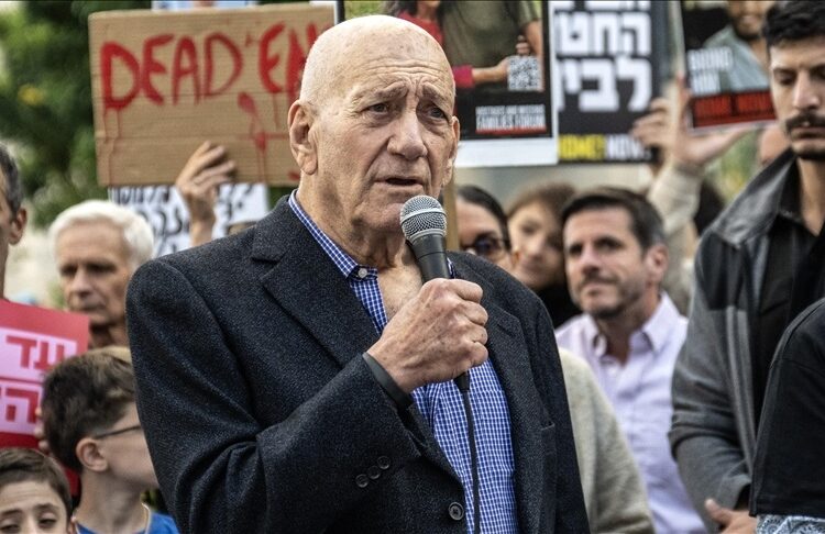 İsrail eski Başbakanı Olmert, Gazze için toplama kampı benzetmesi yaptı