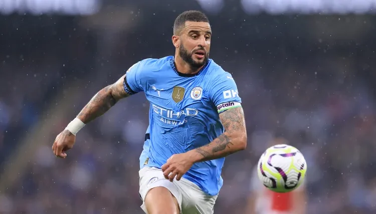 Fenerbahçe’nin gündemindeki Kyle Walker, yeni takımına imzayı attı