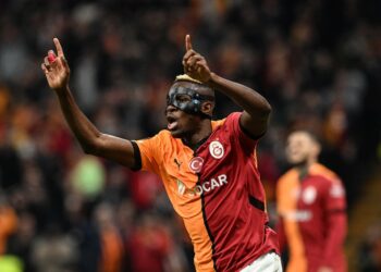 Osimhen, 5 yıldızlı Galatasaray formasıyla paylaşım yaptı