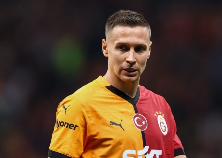 Galatasaray'ın göndermeye hazırlandığı oyuncu için Fransız kulüpler sıraya girdi 1 Galatasaray’ın göndermeye hazırlandığı oyuncu için Fransız kulüpler sıraya girdi