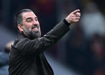 Arda Turan ilk maçında 25 yıllık rekoru kırdı