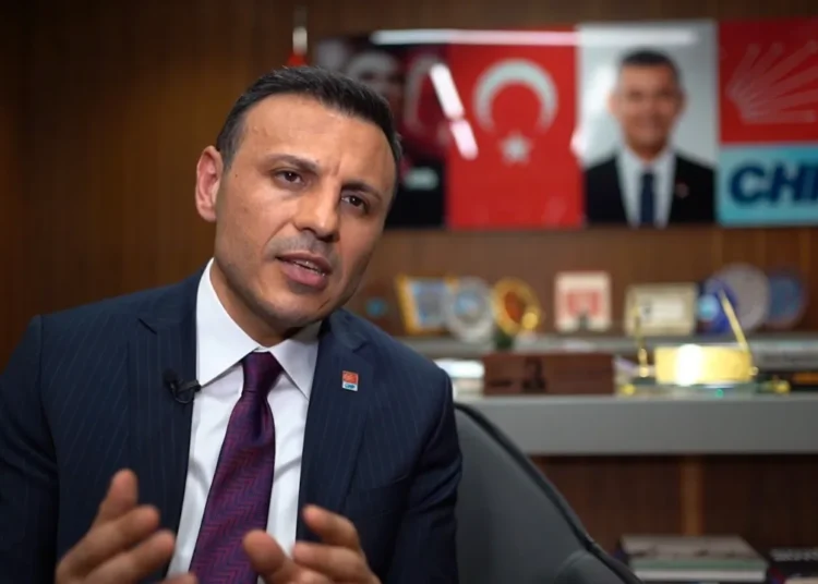 Özgür Çelik’ten ilk açıklama: İktidar CHP’yi kuşatmaya çalışıyor