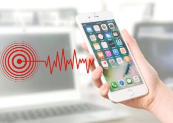 Android telefonlar deprem dedektörüne dönüşüyor: Ayda 300 deprem tespit edildi