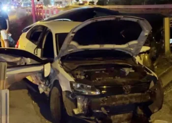 Makas atan sürücü ortalığı savaş alanına çevirdi: Plakasını söküp kaçtı