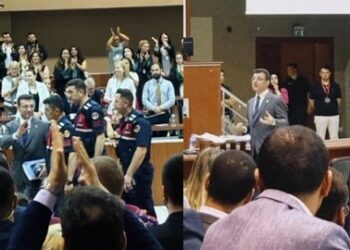 Akın Gürlek davası: Mahkeme İmamoğlu’na kamu görevlisine hakaretten 1 yıl 5 ay hapis cezası verdi