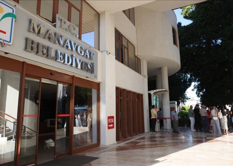 Manavgat’ta belediye başkanvekilliğine CHP’li Mehmet Çiçek seçildi