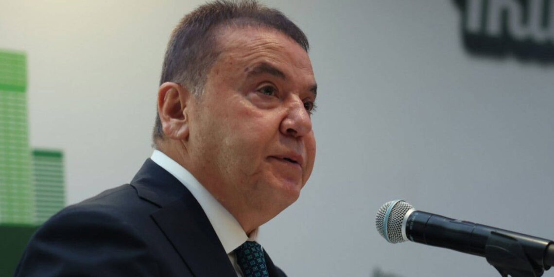 Anasayfa 65 Hastaneye kaldırılan Muhittin Böcek, yeniden cezaevine gönderildi
