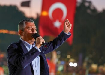İktidarı hedef alan Özel: Erdoğan artık cumhurbaşkanı değil, cunta başkanıdır