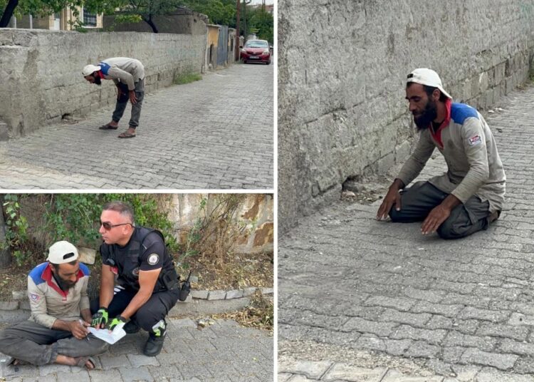 Polis denetiminden kaçmak için yolda namaza durdu
