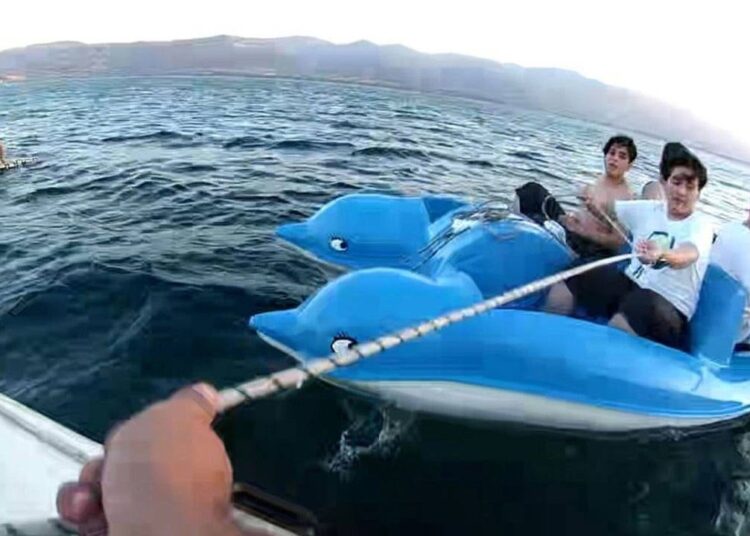 Sapanca Gölü’nde 2 saatte 17 kişi boğulmaktan kurtarıldı